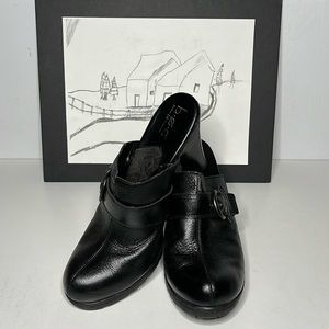 Boc Women's Mules Buckle Slip On
Leather Uppers Black Size 9